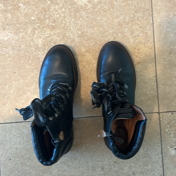 Kenneth Cole - Picture 3 of 4